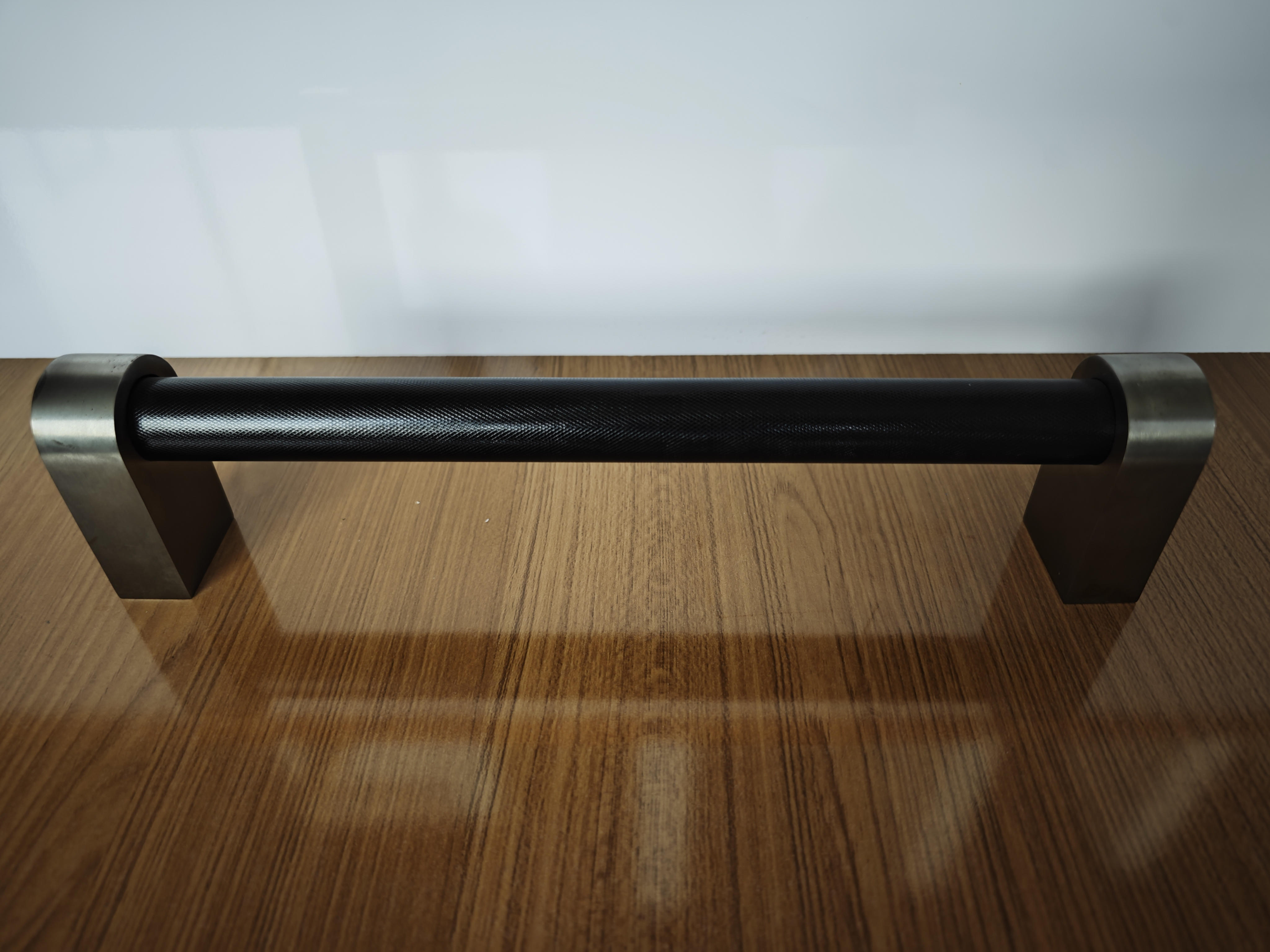 Black Diamond Knurling Pull Handle